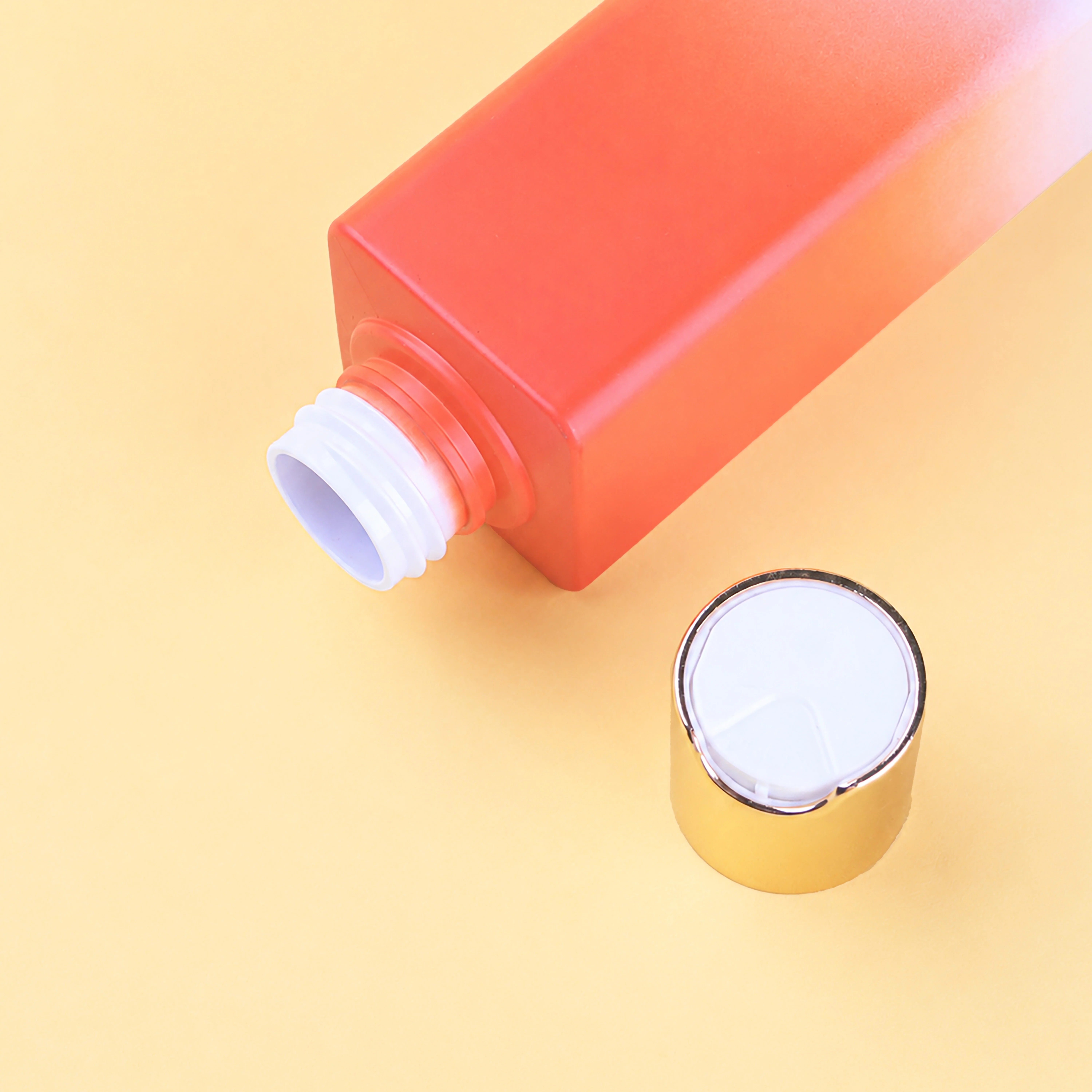Plastic Square Shampoo Bottle with disc top cap